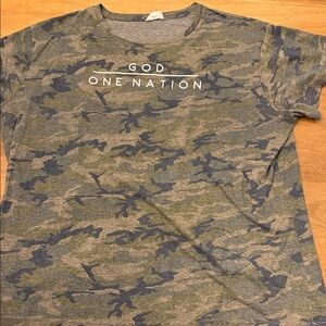 Elly and Grace XXL Women’s Camo T-shirt